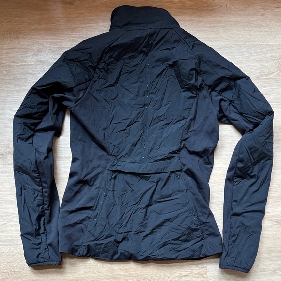 lululemon athletica Black Lightweight Puffy Jacket - Picture 7 of 8